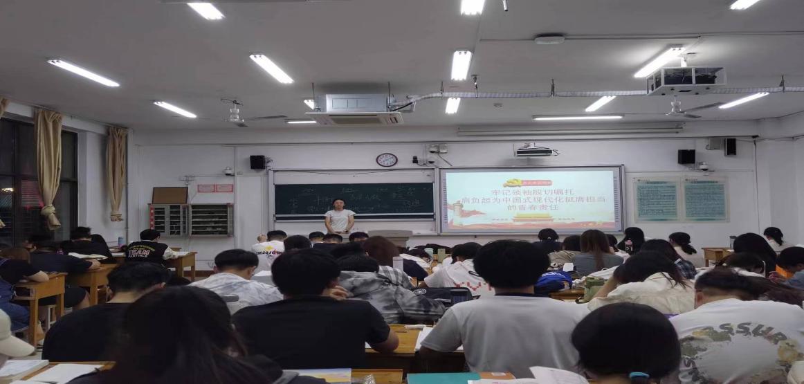 22级药学4班照片(2)